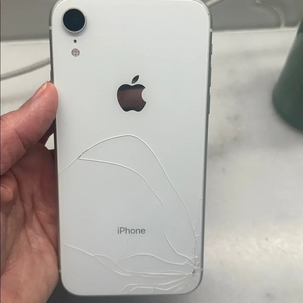 APPLE IPHONE XR White